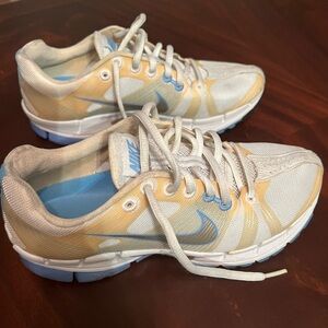 Nike zoom White and Tan Athletic Shoes